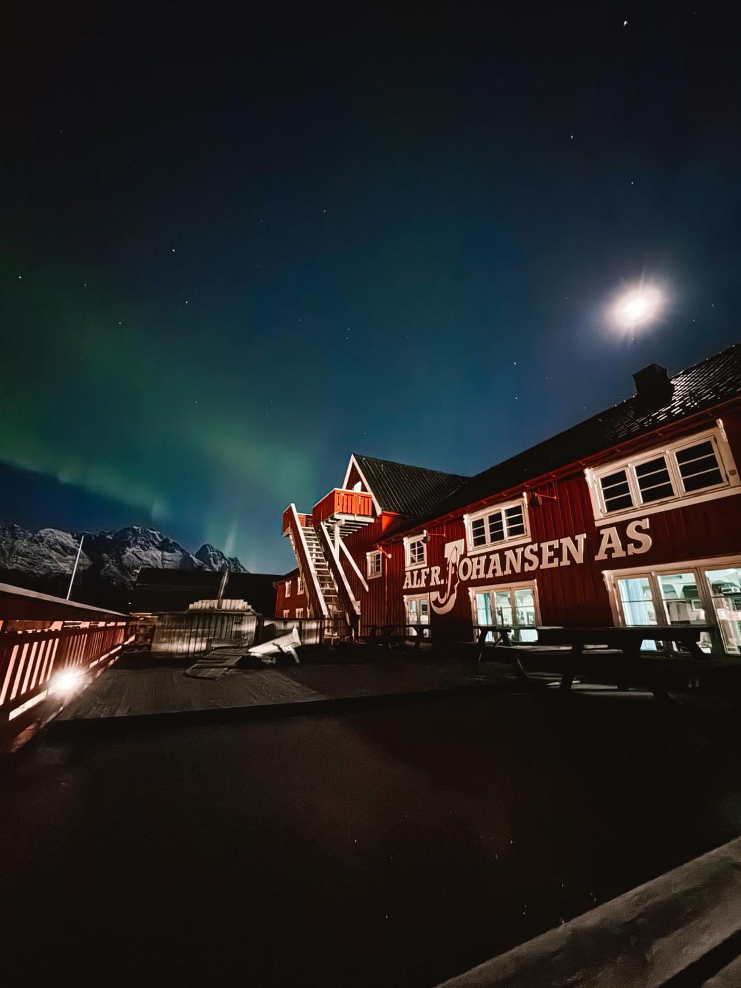 Finnholmen Brygge Henningsvær Exterior foto
